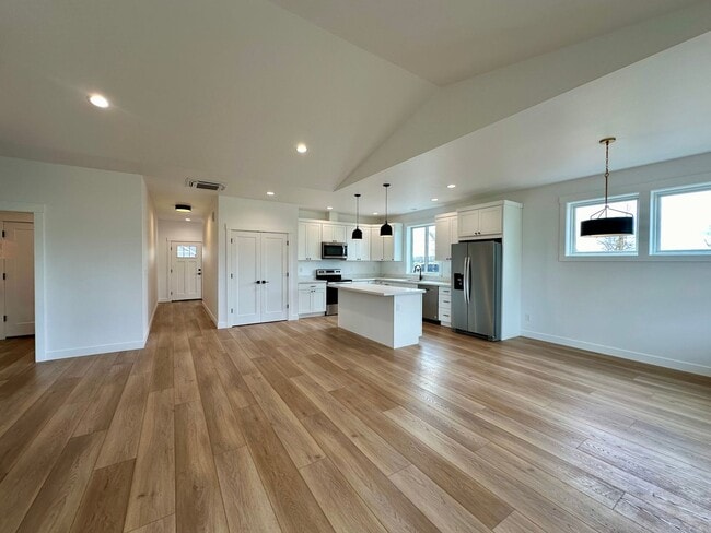 Photo - 2075 Bowfin Way