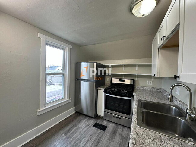 Building Photo - 112 E Fulton St Unit B Rental