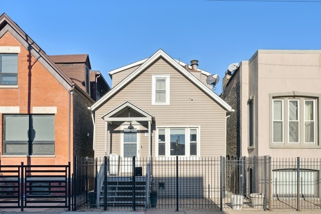 Photo - 2638 W Grand Ave Casa
