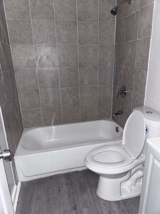 1235 Latham St Unidad 1235 Latham St- Unit 1