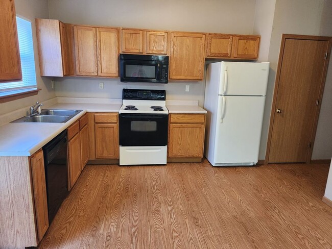 Photo - 3920 Ledyard St