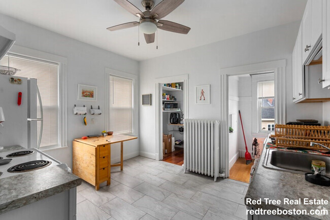 Building Photo - 741 Broadway Unit 2 Rental