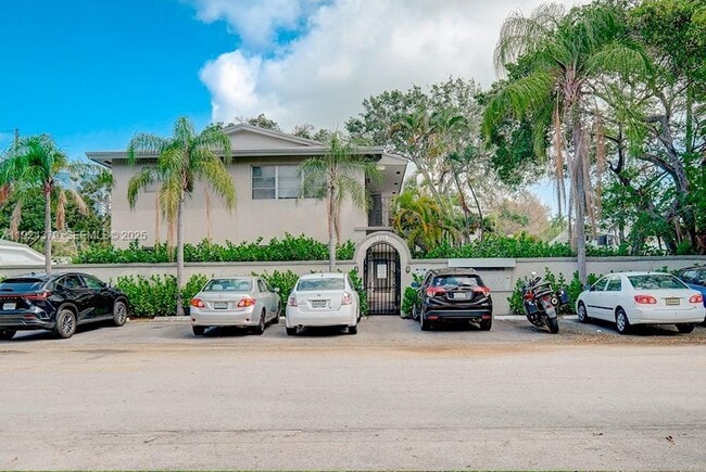 Photo - 515 SE 9th St Unit 3