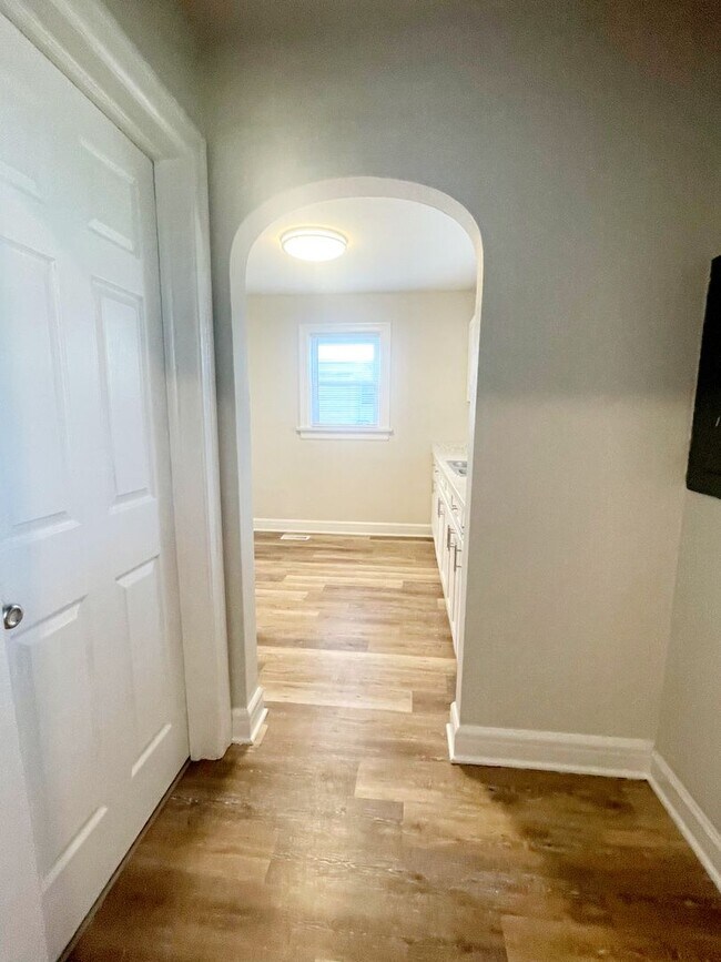 2 Living Area's & 2 Car Garage Near MSU,... Rental House Rental in