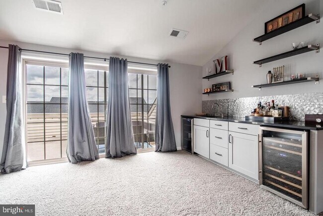 Photo - 22567 Naugatuck Square Casa Adosada