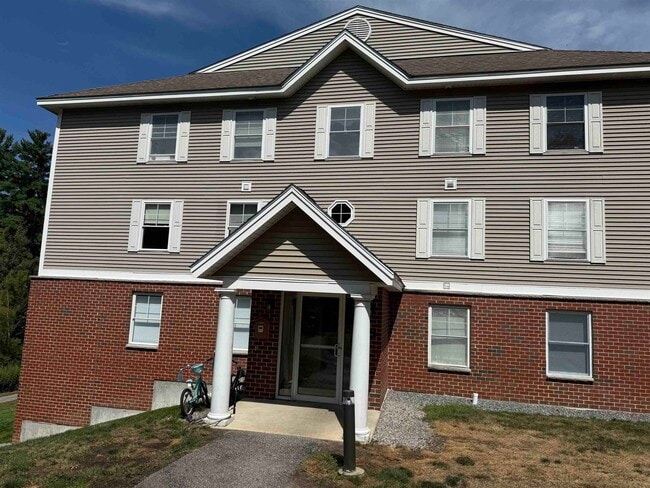 Building Photo - 59 Ponemah Hill Rd Unit 1-201 Rental