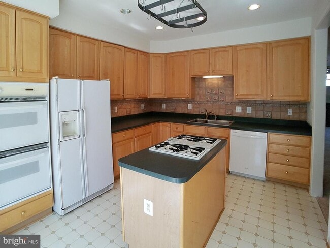 Photo - 1781 Dawson St