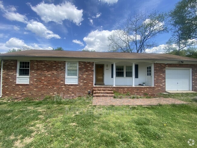 Building Photo - 12017 N Dickinson Dr Rental