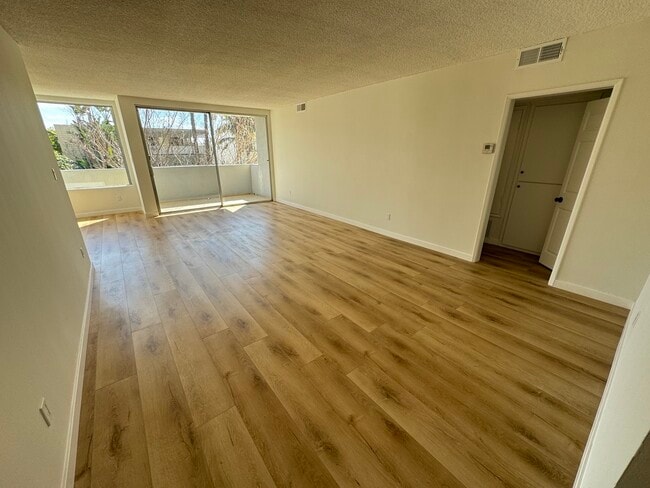 Photo - 1547 N Hayworth Ave Apartamentos Unidad 101