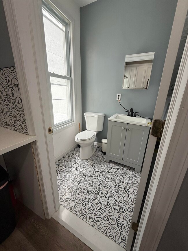 Photo - 256.5 Fairmount Ave