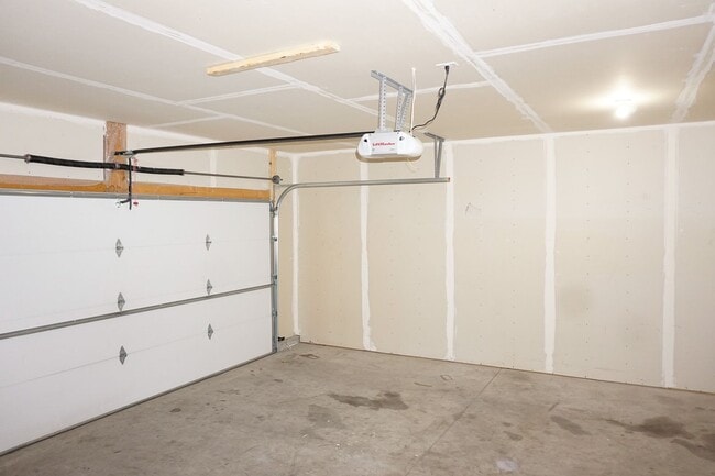 Photo - 3 Bed 3 Bath Twin Home