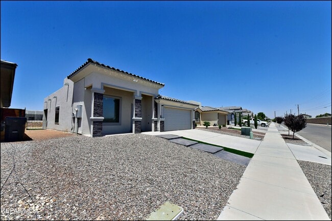 Building Photo - 963 Aircoupe Way