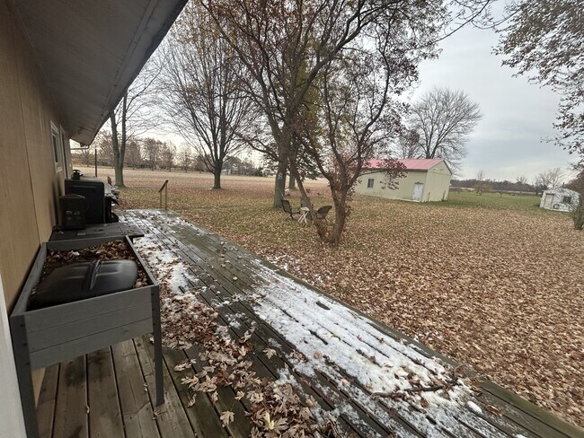 Photo - 2139 London Line