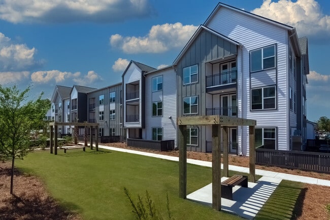 Monty apartments — community photo