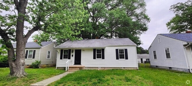 Building Photo - -- 3 BR/ 1 BA Three Bedroom Ranch House