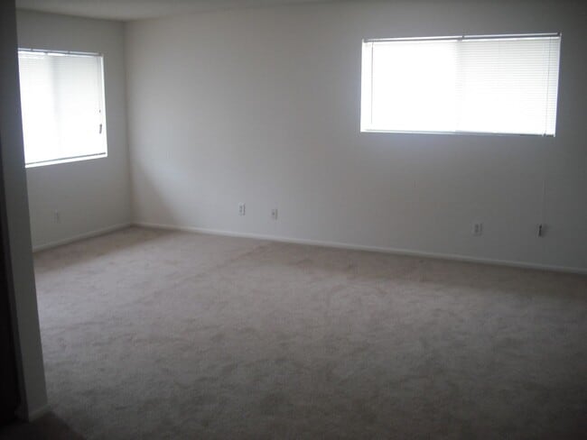 Photo - Marina Village Penthouse garage & all gas ...