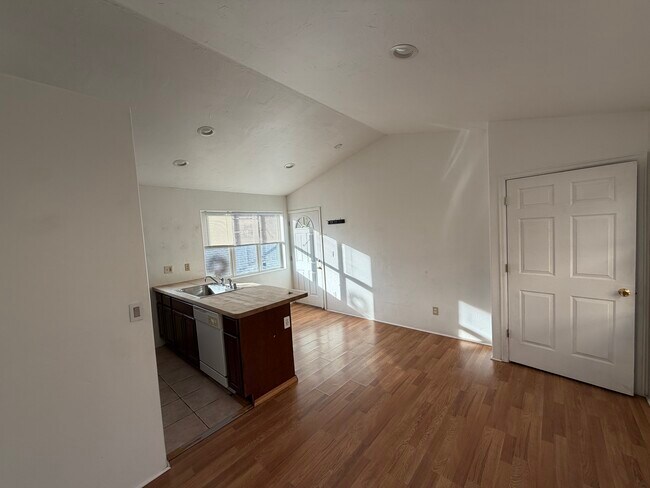 Photo - 310 First St Unit 2