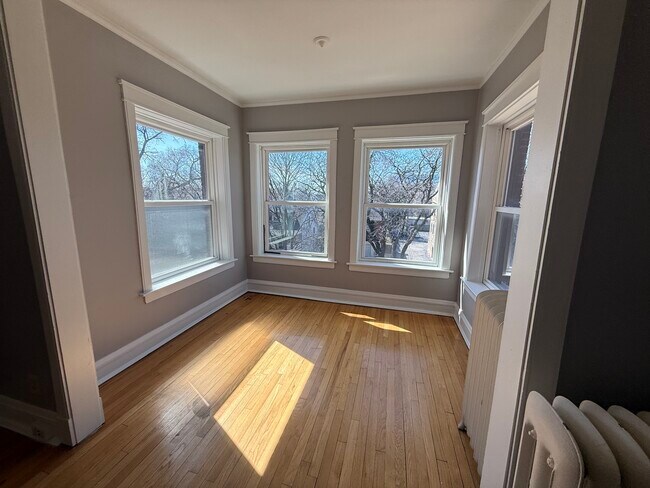 Photo - 3943 N Kostner Ave