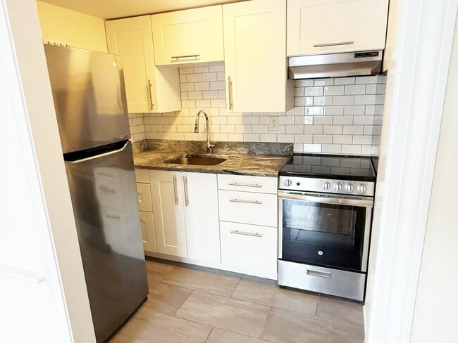 Photo - 450 Main St Unit 1