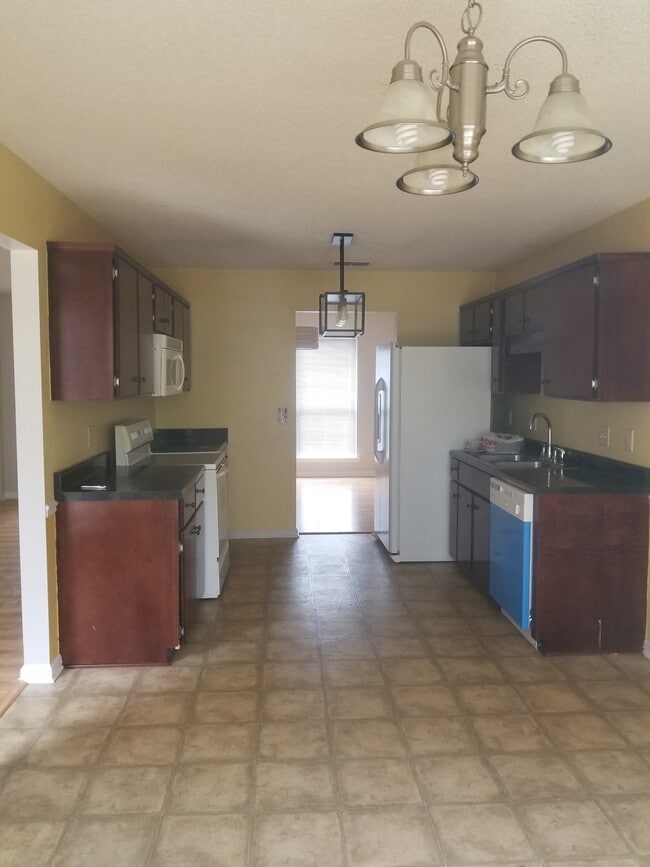 Photo - 504 Bedford Ct