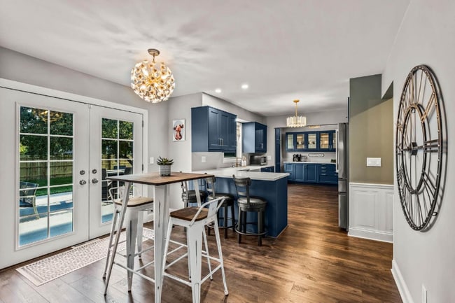 Building Photo - 421 W Lloyd St