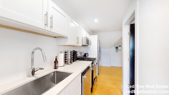 Photo - 659 South St Unit 1