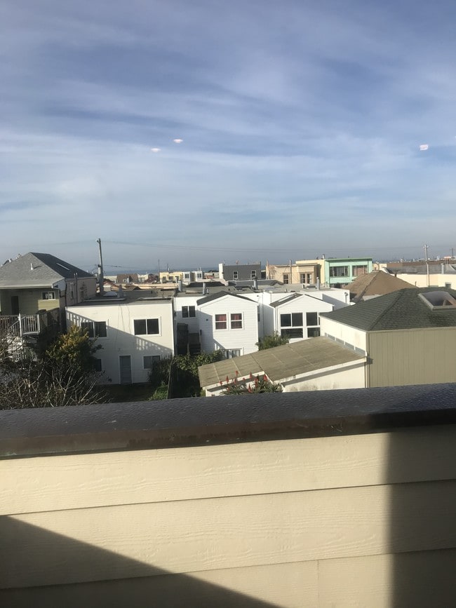 Photo - 1335 46th Ave