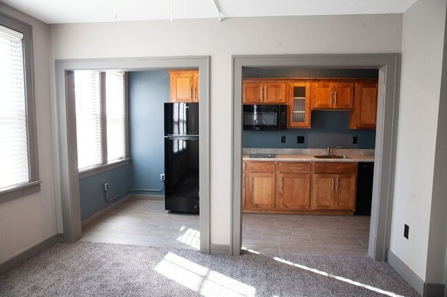 Photo - 1111 E Iron Ave