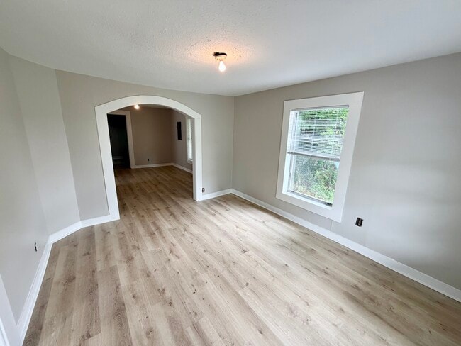 Photo - 2606 6th Ave N