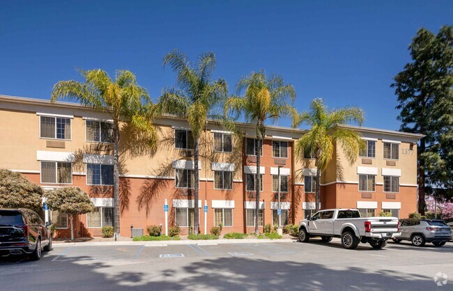 Building Photo - Furnished Studio - Glendale Rental