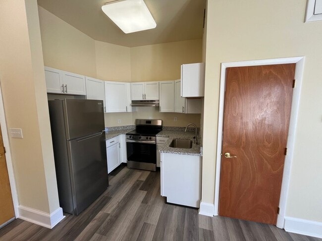 907 Caroline St Unit 16