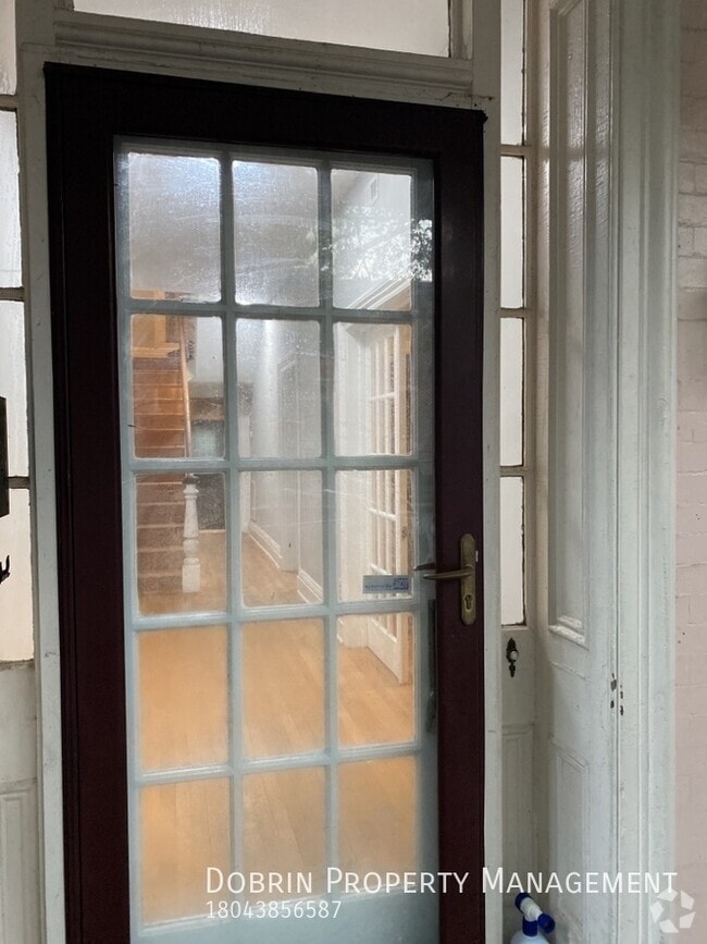 Building Photo - 507 W Marshall St Rental