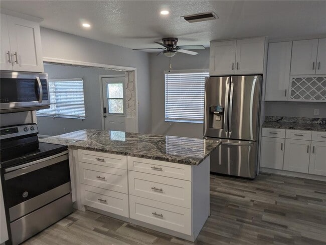 Photo - 206 N Gunlock Ave
