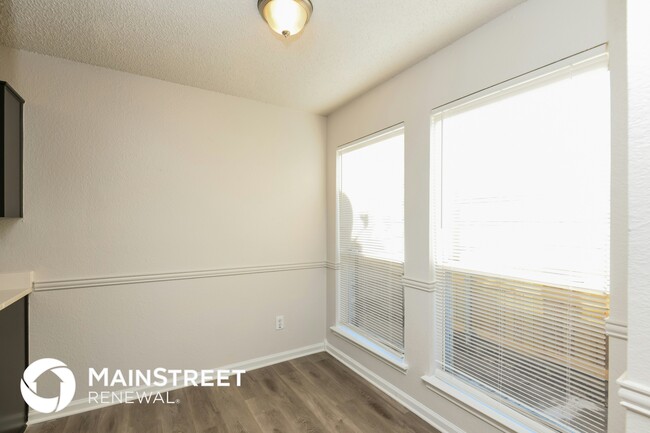 Photo - 5824 Heatherglen Terrace