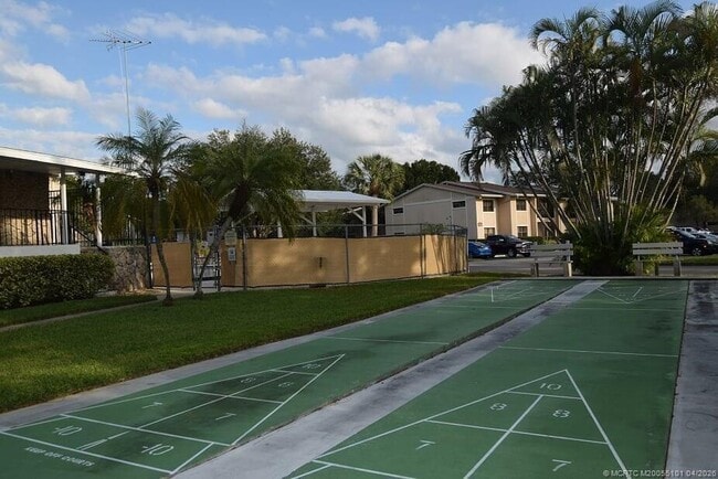 Photo - 2124 SE Edler Dr