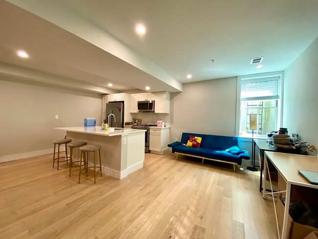 Photo - 13 Greylock Rd Unit 2