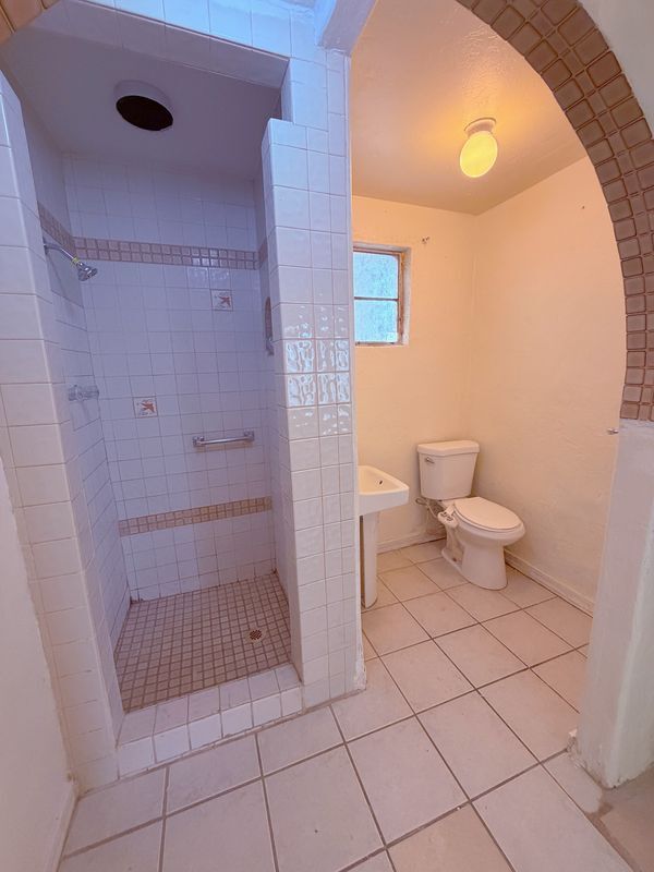 Photo - 1235 W Ontario St