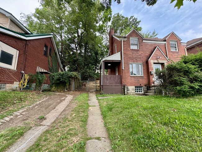 Photo - Adorable 2 Bed 1 Bath Home in Brookline W/dedicated office/library space!