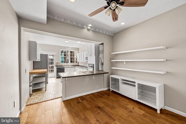 Photo - 2315 Eastern Ave