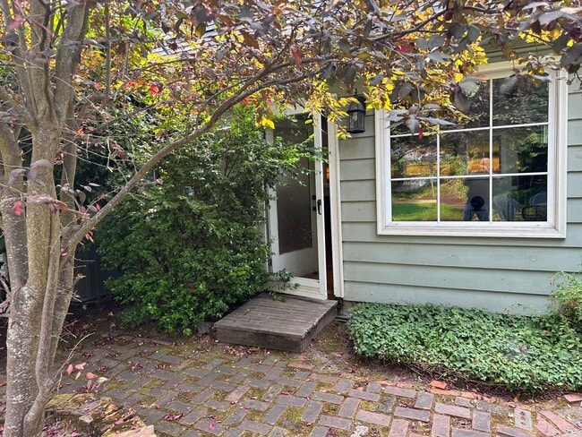 Photo - Custom 1 bedroom apartment in downtown Eug...