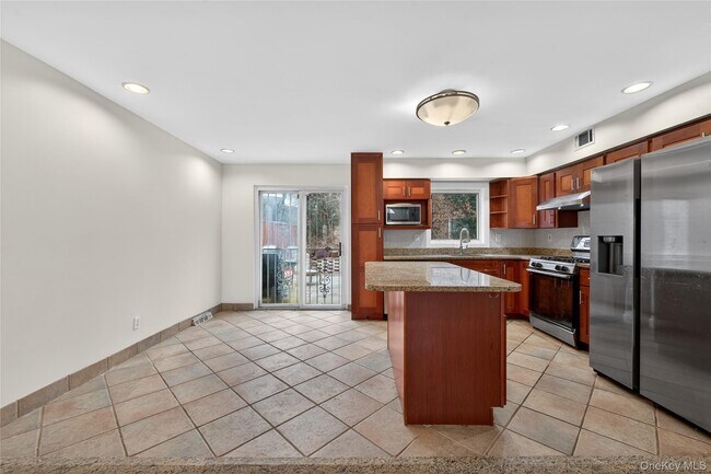 Photo - 62-47 Douglaston Pkwy Unit 23