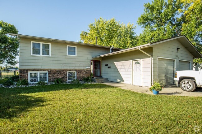 Building Photo - 413 West Fargo Unit 1 Rental