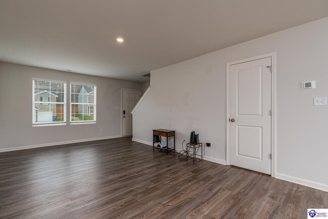 Photo - 138 Red Hawk Dr