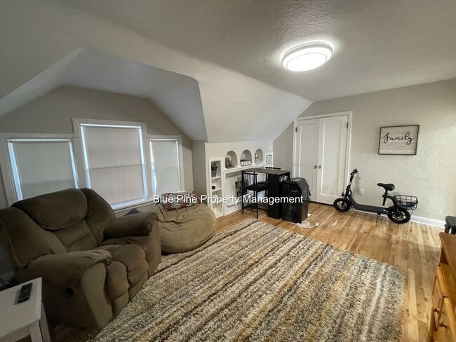 Photo - 1249 S Emerson Ave Unidad 7