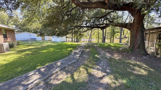Photo - 401 Bayou Oaks Dr