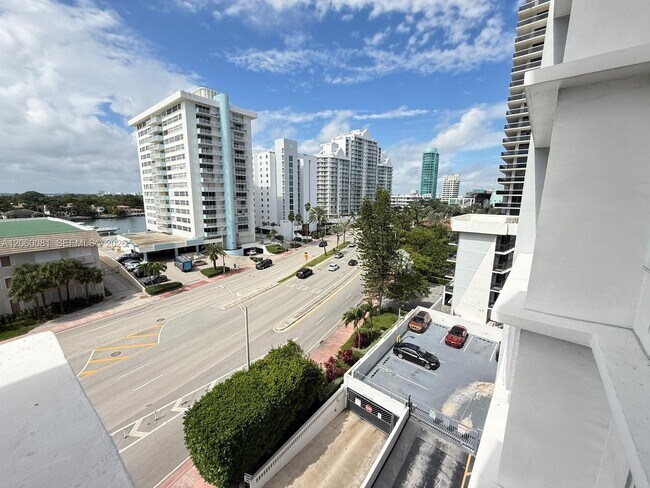 Photo - 5825 Collins Ave Unit 7B