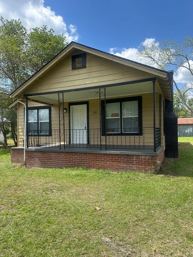 Building Photo - 3 Bed/1 Bath House