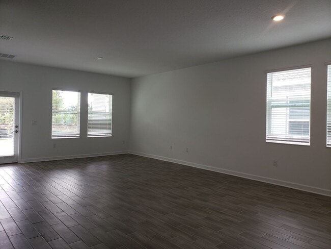 Photo - Stunning, energy-efficient solar-powered h...