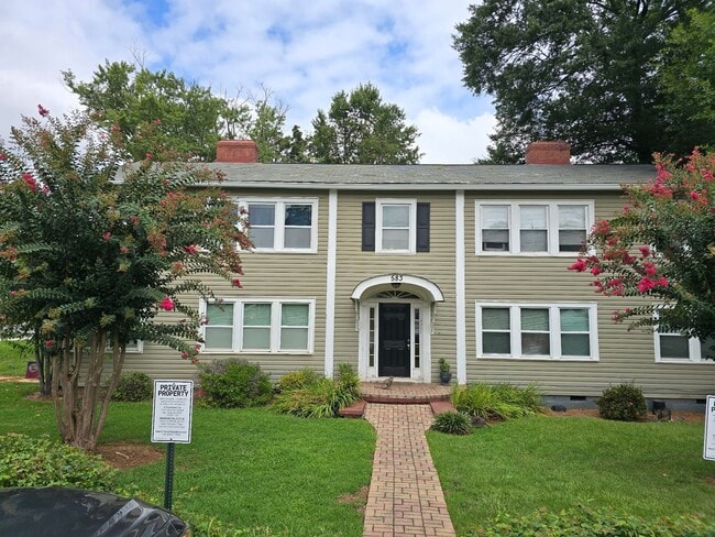 Building Photo - 583 Colonial Cir SE Unit #1 Rental
