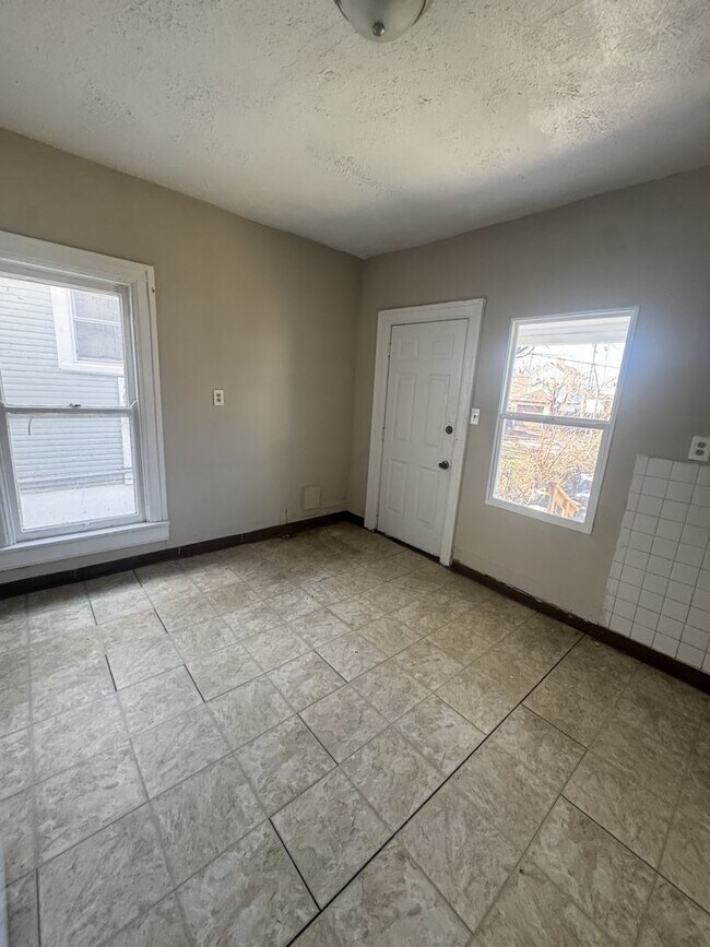 Photo - 263/265 S HEDGES ST Unit 265